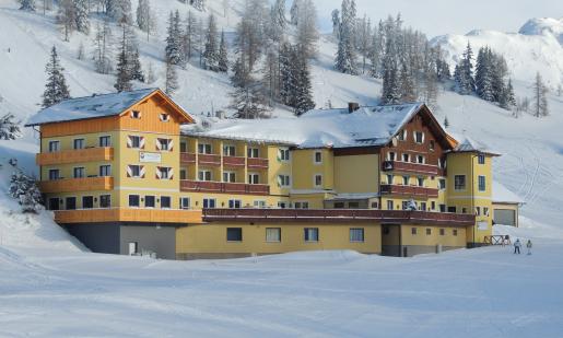 (© Hotel Hierzegger - Tauplitz) - Lyžovačky v Alpách, www.hitka.sk