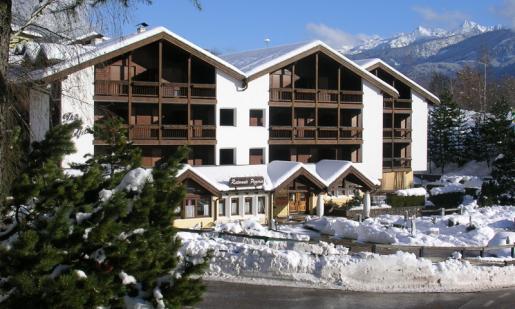 Aparthotel Des Alpes (© Trentino Residences) Dovolenka na lodi a plavby, Lyžovačky v Alpách, Formula F1, www.hitka.sk