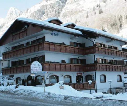 (© TBO - Sella Ronda) - Lyžovačky v Alpách, www.hitka.sk