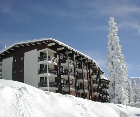 Anonymné rezidencie v La Rosiere - Les Bouquetins (© Adelie Immobilier) Lyžovačky v Alpách, Formula F1, Dovolenka na lodi a plavby, www.hitka.sk