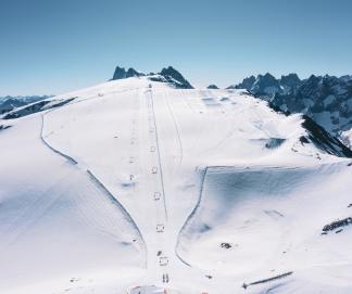 Letné lyžovanie v Les 2 Alpes (© LukaLeroy) Lyžovačky v Alpách, Dovolenka na lodi a plavby, Formula F1, www.hitka.sk