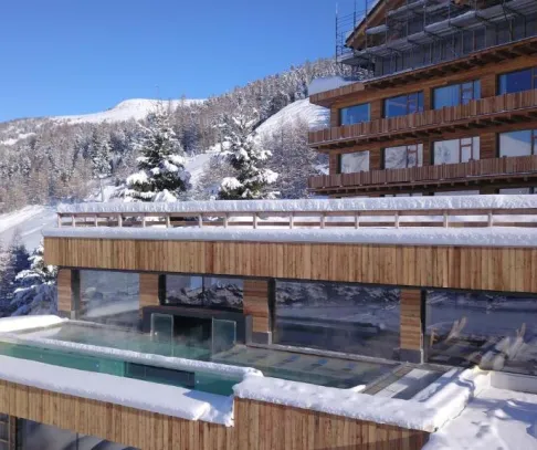 (© Alpen Village Hotel) - Lyžovačky v Alpách, Formula F1, Dovolenka na lodi a plavby, www.hitka.sk