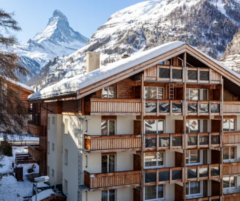 Hotel Holiday v Zermatte (© Holiday) Lyžovačky v Alpách, Dovolenka na lodi a plavby, Formula F1, www.hitka.sk