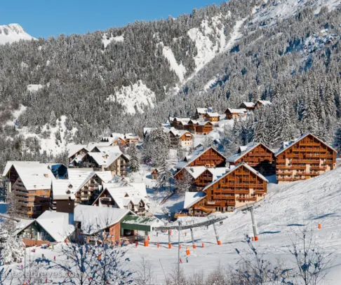 Rezidencia Chalet des Neiges (© Chalet des Neiges) Dovolenka na lodi a plavby, Lyžovačky v Alpách, Formula F1, www.hitka.sk