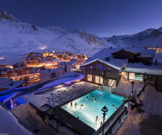 Hotel Village Montana (© Les Etincelles) Dovolenka na lodi a plavby, Lyžovačky v Alpách, Formula F1, www.hitka.sk