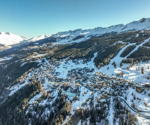 Pohľad na stredisko Peisey - Vallandry / Lyžovačky v Alpách, Formula F1, Dovolenka na lodi a plavby, www.hitka.sk