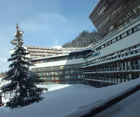 (© ParadiskiTour) - Lyžovačky v Alpách, www.hitka.sk