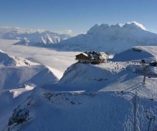 Krásne scenérie (© S.Lerendu) -  Lyžovačky v Alpách, www.hitka.sk 
