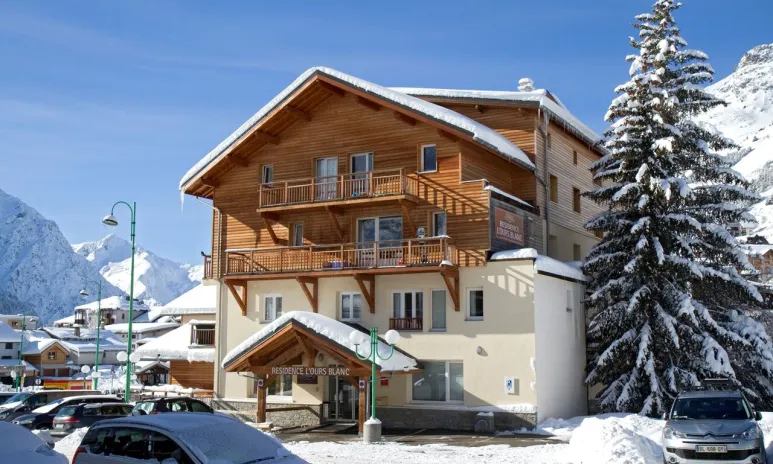 Rezidencia Ours Blanc v Les 2 Alpes - Francúzsko  - pohľad na rezidenciu