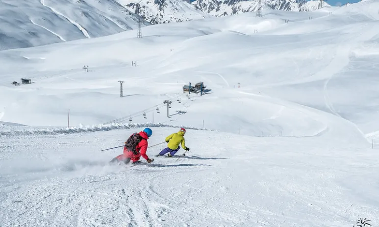 (© Propaganda73) Lyžovačky v Alpách, Dovolenka na lodi a plavby, Formula F1, www.hitka.sk