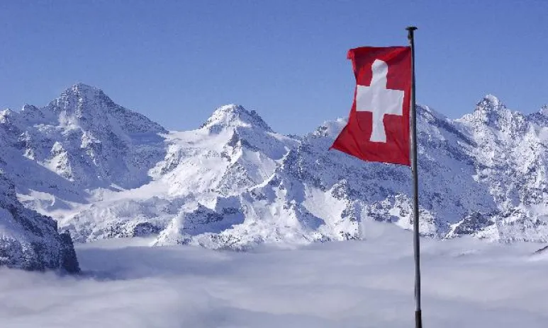 Eiger, Mních a Jungfrau (© Jungfraubahnen 2019) - Lyžovačky v Alpách, Formula F1, Dovolenka na lodi a plavby, www.hitka.sk