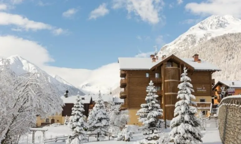 Hotel Amerikan, Livigno (© Agenzia Living) -  Lyžovačky v Alpách, www.hitka.sk