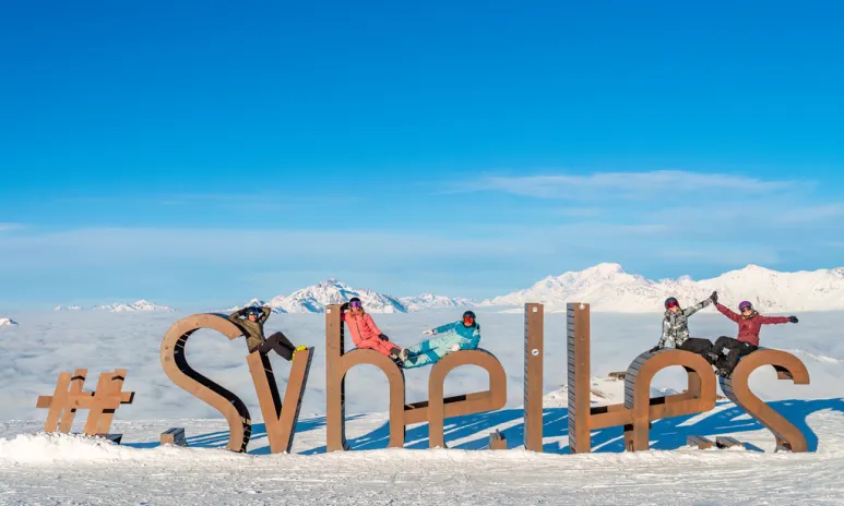 Lyžiarska oblasť Les Sybelles (© andyparant.com) Dovolenka na lodi a plavby, Lyžovačky v Alpách, Formula F1, www.hitka.sk