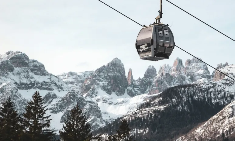 Lyžiarska oblasť Paganella - kabína Andalo Doss Pela