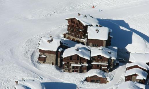 Hotel Les Suites du Montana **** (© Village Montana) - Lyžovanie v Alpách, www.hitka.sk 