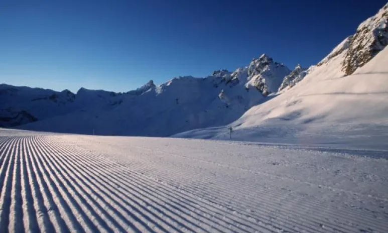 (© Courchevel Tourisme, Jerome Kelagopian) - Lyžovačky v Alpách, www.hitka.sk 
