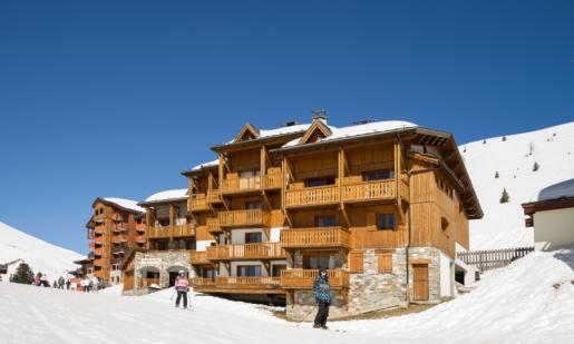 (© Les Montagnettes) - Lyžovačky v Alpách, www.hitka.sk 