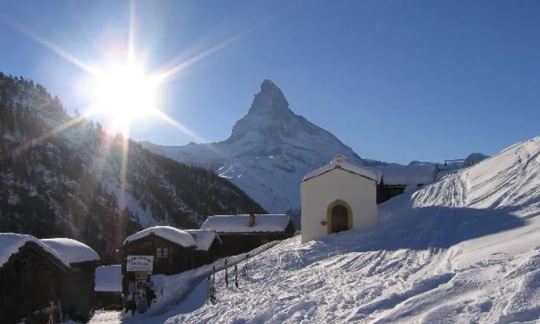 Findeln s Matterhornom (© zermatt.ch) - Lyžovačky v Alpách, www.hitka.sk