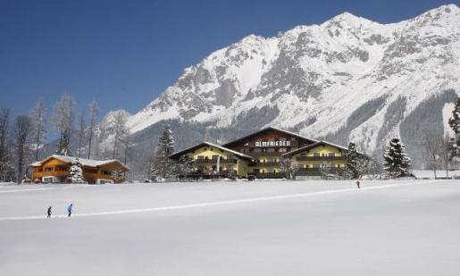 Hotel Almfrieden a Chalet (© Hotel Almfrieden) - Lyžovačky v Alpách, www.hitka.sk
