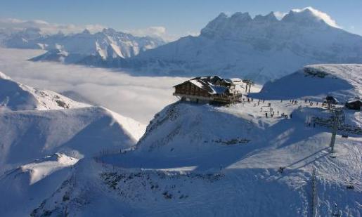 Krásne scenérie (© S.Lerendu) -  Lyžovačky v Alpách, www.hitka.sk 