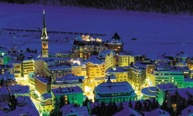 Nočný St Moritz (© swiss-image.ch, Christian Perret) - Lyžovačky v Alpách, www.hitka.sk