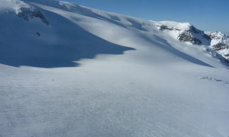 Lákavý ľadovec Girose (© Hitka) - Lyžovačky v Alpách, www.hitka.sk 