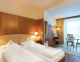Hotel Rainer - dvojposteľová izba Drei Zinnen (© Family Resort Rainer) Lyžovačky v Alpách, Formula F1, Dovolenka na lodi a plavby, www.hitka.sk