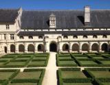 Kláštor Fontevraud (© Loire Valley Travel) Dovolenka na lodi a plavby, Lyžovačky v Alpách, Formula F1, www.hitka.sk