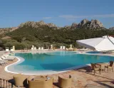 Hotel Parco degli Ulivi - Sardínia (© Hotel Parco degli Ulivi) Dovolenka na lodi a plavby, Lyžovačky v Alpách, Formula F1, www.hitka.sk