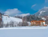 (© Hotel Almrausch) -  Lyžovačky v Alpách, www.hitka.sk