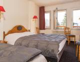 Tradičná izba v hoteli Les Melezes, Les 2 Alpes (© Hotel Les Melezes) Lyžovačky v Alpách, Dovolenka na lodi a plavby, Formula F1, www.hitka.sk