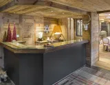 Recepcia hotela Les Melezes, Les 2 Alpes (© Hotel Les Melezes) Lyžovačky v Alpách, Dovolenka na lodi a plavby, Formula F1, www.hitka.sk