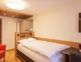 1-posteľová izba s výhľadom na Matterhorn, Hotel La Couronne (© La Couronne) Lyžovačky v Alpách, Dovolenka na lodi a plavby, Formula F1, www.hitka.sk