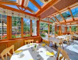 Hotel La Couronne (© La Couronne) Lyžovačky v Alpách, Dovolenka na lodi a plavby, Formula F1, www.hitka.sk