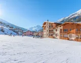 Rezidencia Les Balcons de Val Cenis Village (© Les Balcons) Lyžovačky v Alpách, Dovolenka na lodi a plavby, Formula F1, www.hitka.sk