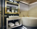Hotel Les 3 Vallées 4* (© Hotel Les 3 Vallées) Lyžovačky v Alpách, Dovolenka na lodi a plavby, Formula F1, www.hitka.sk