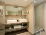 Hotel Les 3 Vallées 4* (© Hotel Les 3 Vallées) Lyžovačky v Alpách, Dovolenka na lodi a plavby, Formula F1, www.hitka.sk