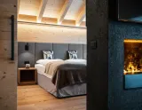 Suita Romantic-lodge (© Hotel Antines) - Lyžovačky v Alpách, Formula F1, Dovolenka na lodi a plavby, www.hitka.sk