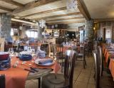 Reštaurácia La Place v rezidencii Montana Planton (© Les Etincelles) Dovolenka na lodi a plavby, Lyžovačky v Alpách, Formula F1, www.hitka.sk