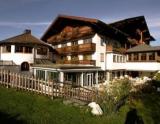 Wolfgangsee - Hotel Bergrose Hideaway (© SalzkammergutLand Tourismus GmbH) Dovolenka na lodi a plavby, Lyžovačky v Alpách, Formula F1, www.hitka.sk
