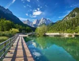Slovinskom cez Národný park Triglav do slovinskej vinárskej oblasti - pohľad na jazero