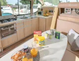 Interiér lode Cruiser Premium+ XL