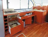 Interiér lode Cruiser Premium