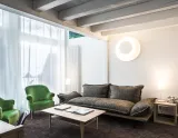 Hotel ORMELUNE vo Val d'Isère - Francúzsko  - izba so zelenými kreslami