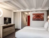 Hotel ORMELUNE vo Val d'Isère - Francúzsko  - pohľad na manželskú posťeľ 