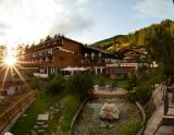 Pohľad na hotel (© HITKA) - Lyžovačky v Alpách, www.hitka.sk 