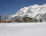 Hotel Almfrieden a Chalet (© Hotel Almfrieden) - Lyžovačky v Alpách, www.hitka.sk