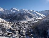 Pohľad na stredisko (© Agence Nuts - Office du Tourisme Val d'Isere) - Lyžovačky v Alpách, www.hitka.sk