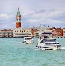 Plavby v Taliansku (© Houseboat)