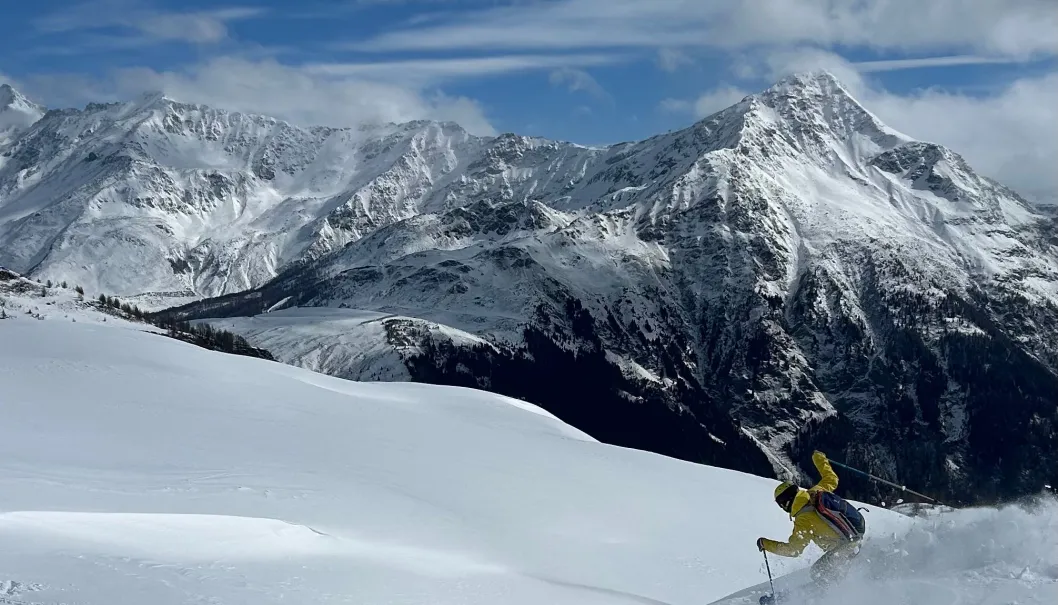 Lyžiar počas heliski v Madesimo
